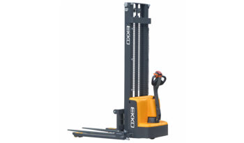 EKKO EB13E Full Powered Straddle Stacker 2800 lb Cap., 119″ Height